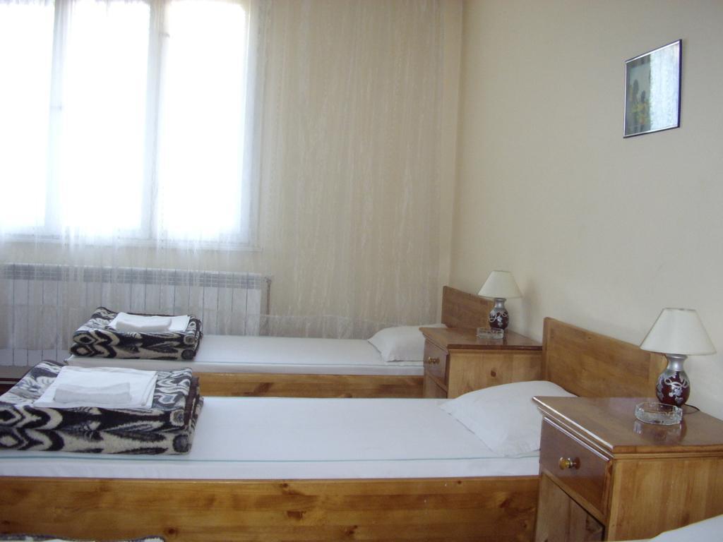 Family Hotel "May" Petrich  Quarto foto