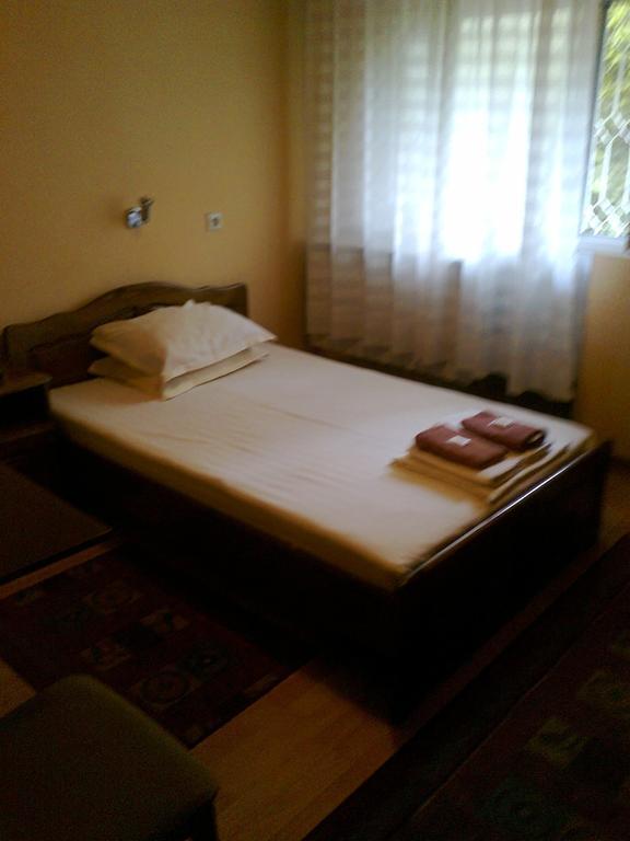 Family Hotel "May" Petrich  Quarto foto