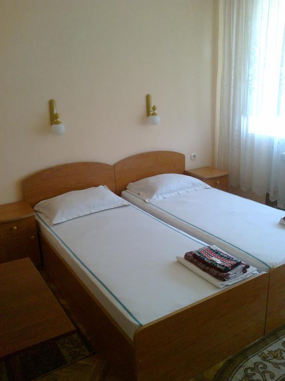 Family Hotel "May" Petrich  Quarto foto