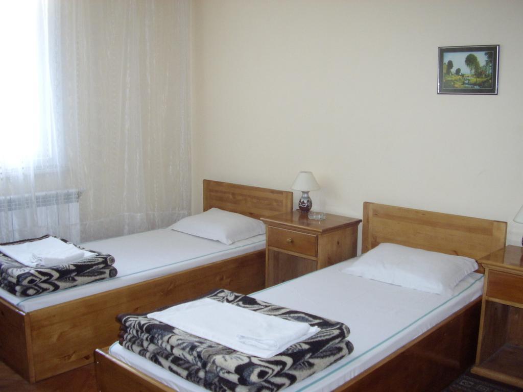Family Hotel "May" Petrich  Quarto foto